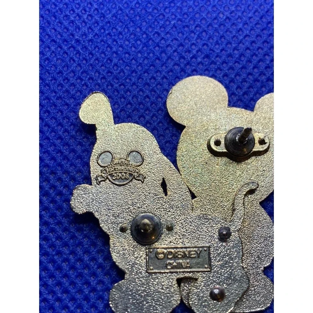 2008 Mickey Mouse Pluto Disney pin on pin AUTHENTIC